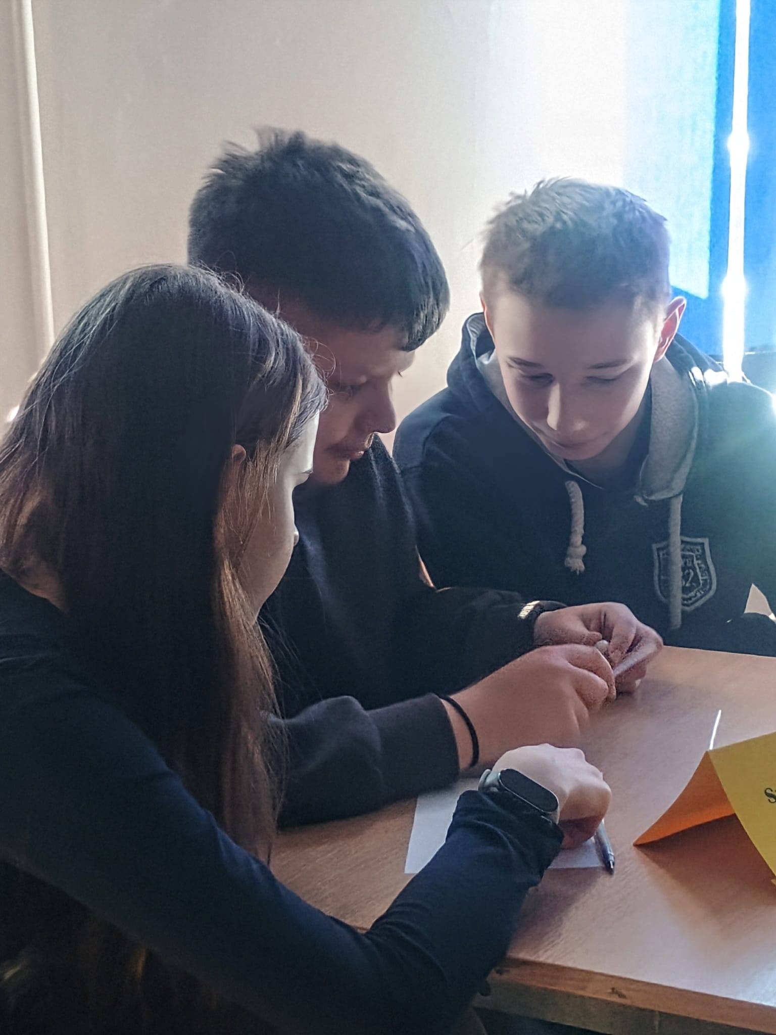 Ala, Kornel i Emil - reprezentanci naszej szkoły.