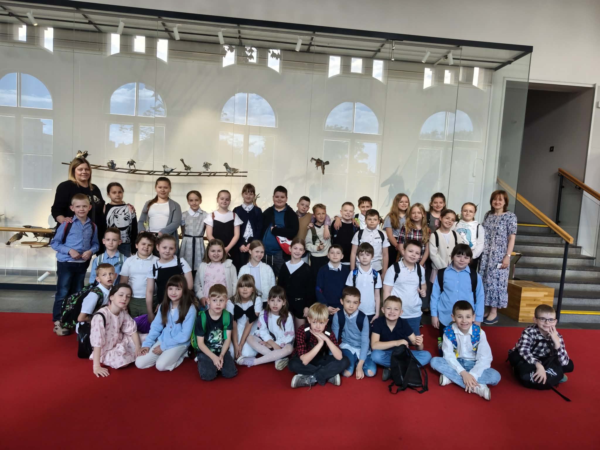 Uczniowie klas 1a oraz 3a