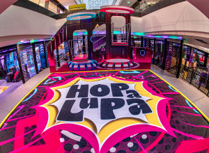 Wejście do miejsca zabaw Hopa Lupa.