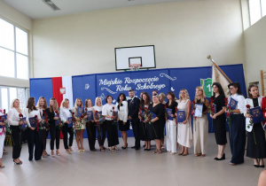 Nauczyciele, którzy uzyskali stopień nauczyciela mianowanego, po wręczeniu aktów mianowania podczas Miejskiego Rozpoczęcia Roku Szkolnego 2026/2027.